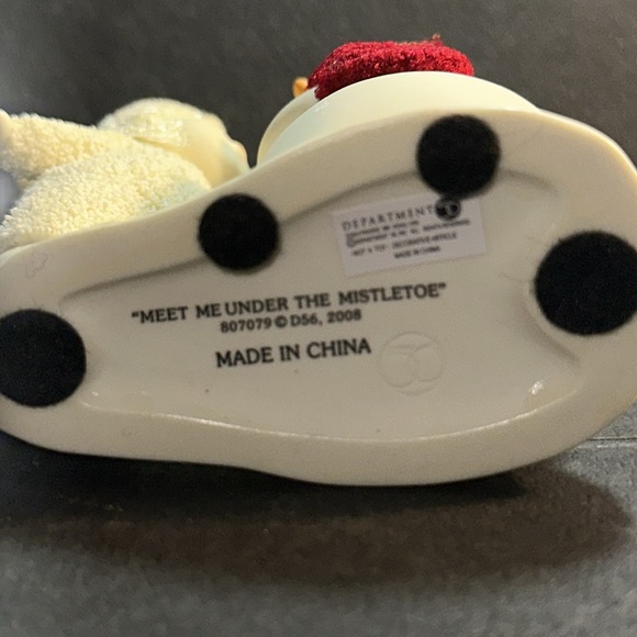 Department 56 Snowbabies Meet Me Under the Mistletoe Figurine - Picture 6 of 6